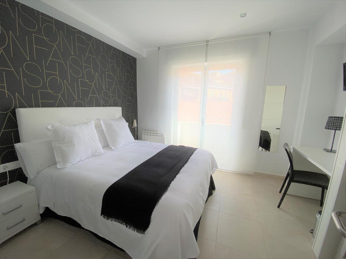 Hostal Somnis Suria Экстерьер фото