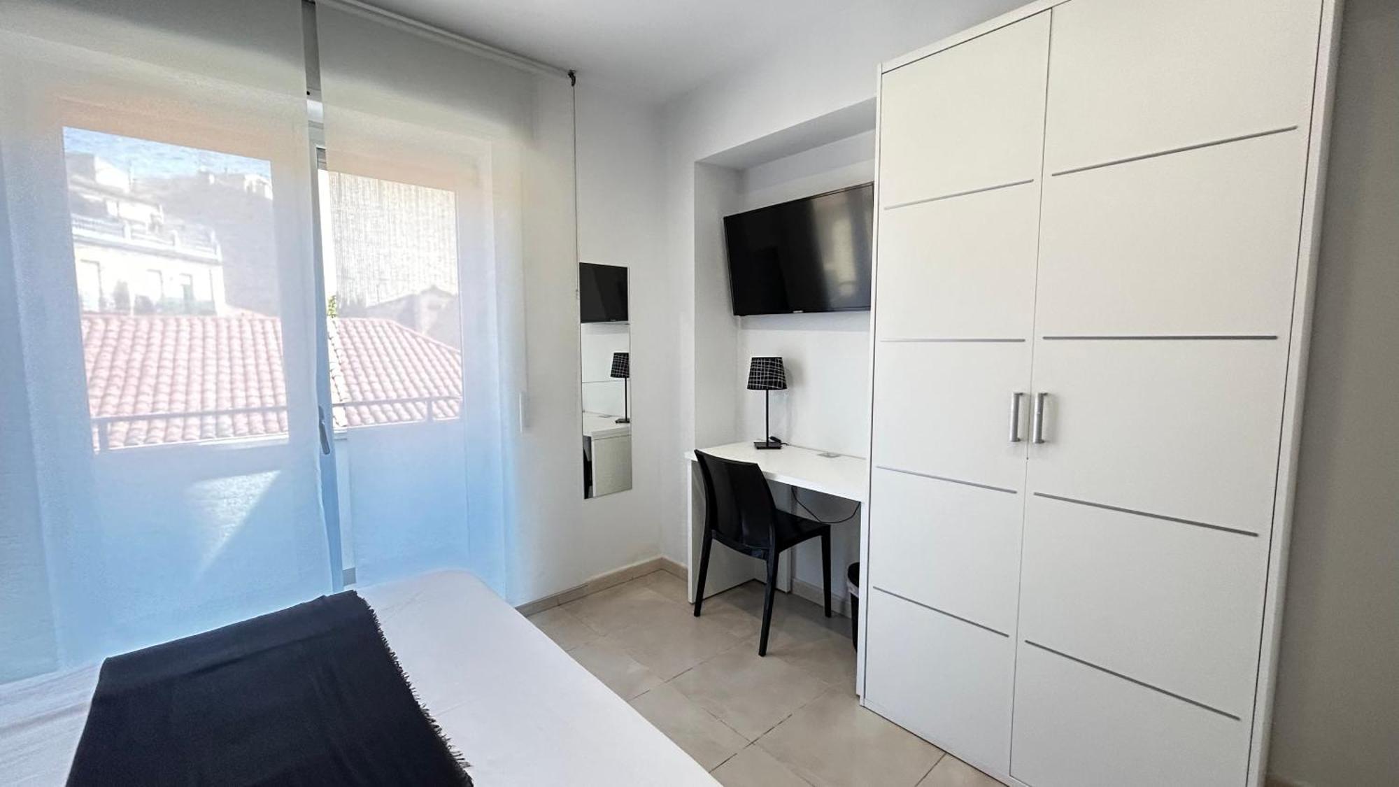Hostal Somnis Suria Экстерьер фото