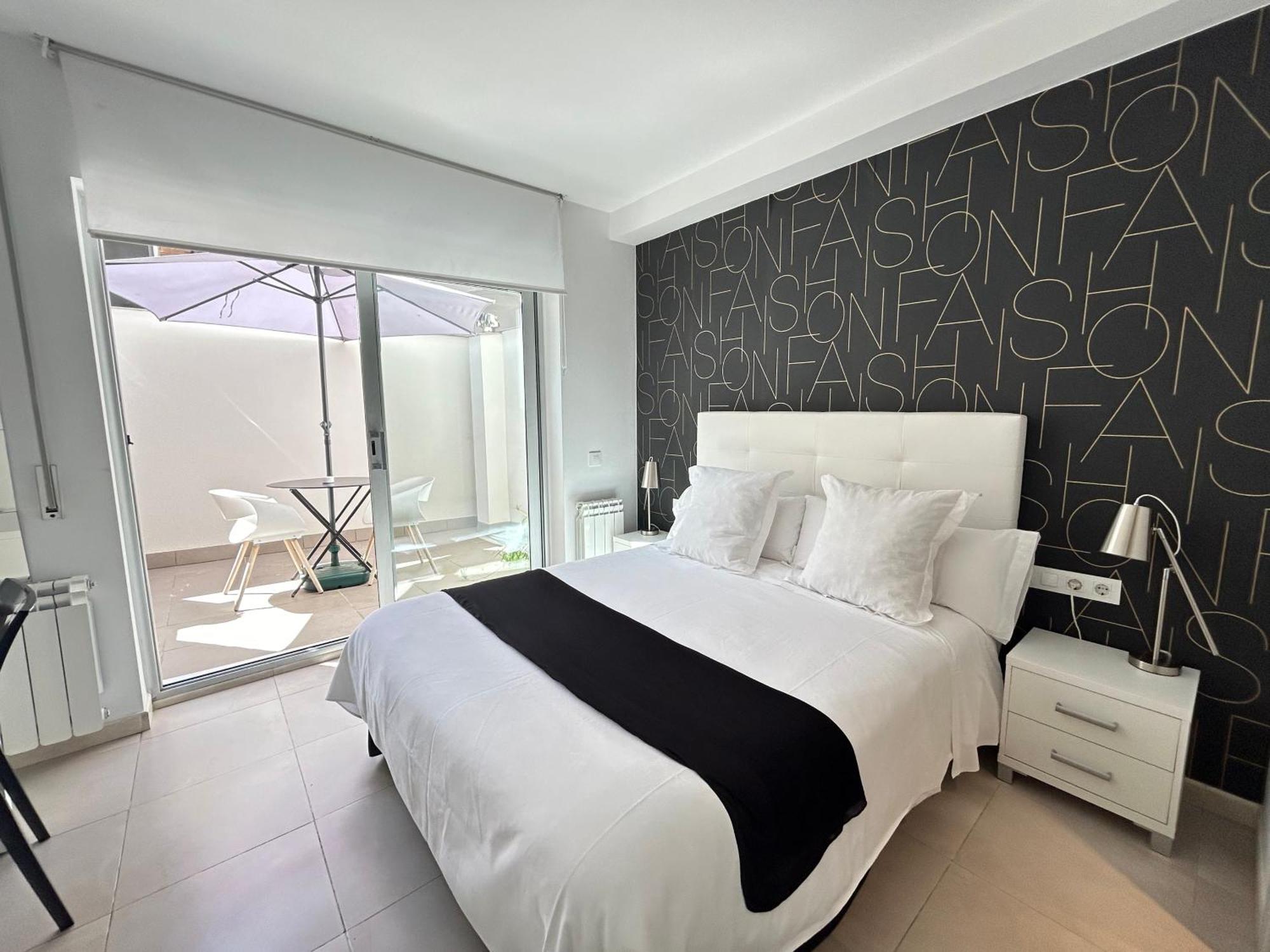 Hostal Somnis Suria Экстерьер фото
